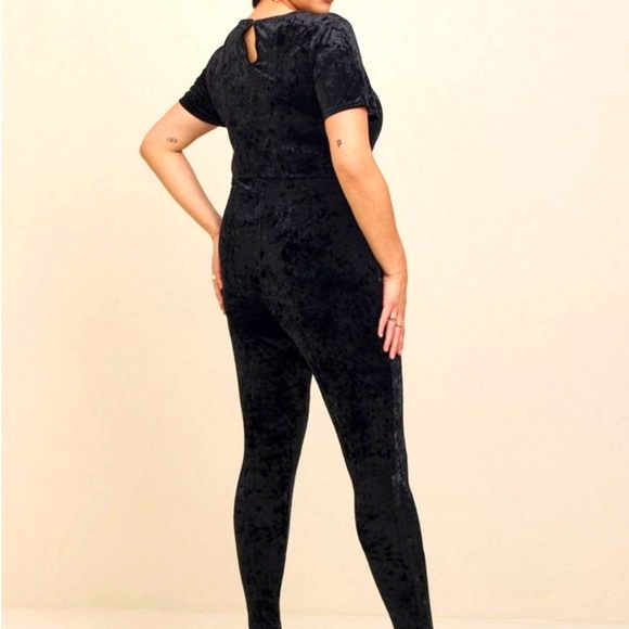 ❤️NWT VINTAGE TORRID CATSUIT - FULL LENGTH - CRUSHED VELOUR - SUPER SOFT VELVET - Picture 2 of 10